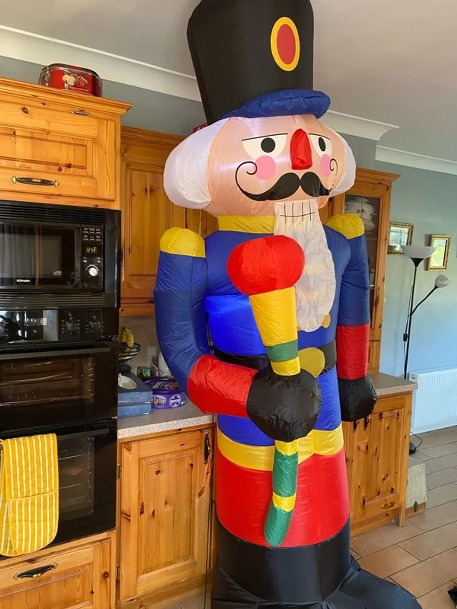 Christmas inflatable decors. - Image 3