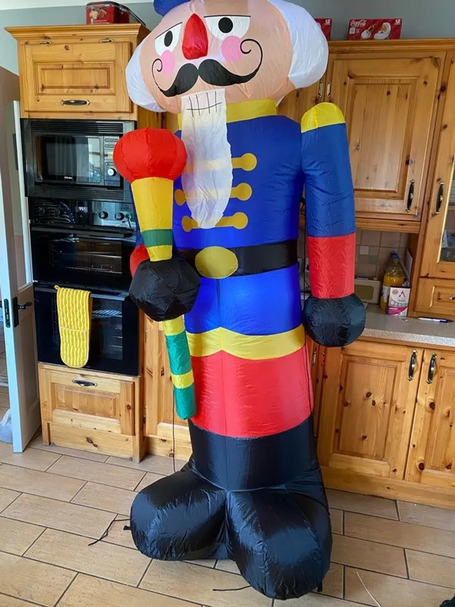 Christmas inflatable decors. - Image 4