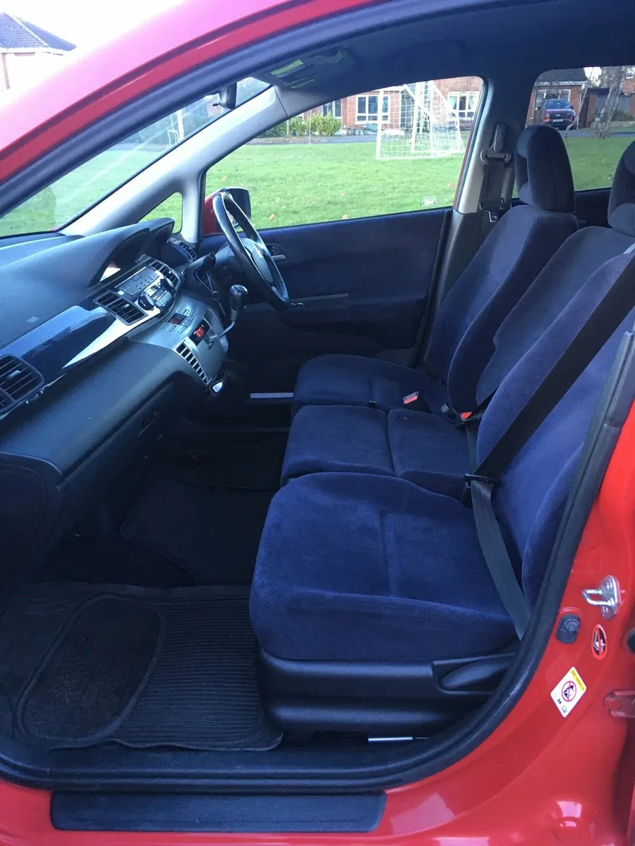 Honda FR-V 2007 6 seats - Image 2