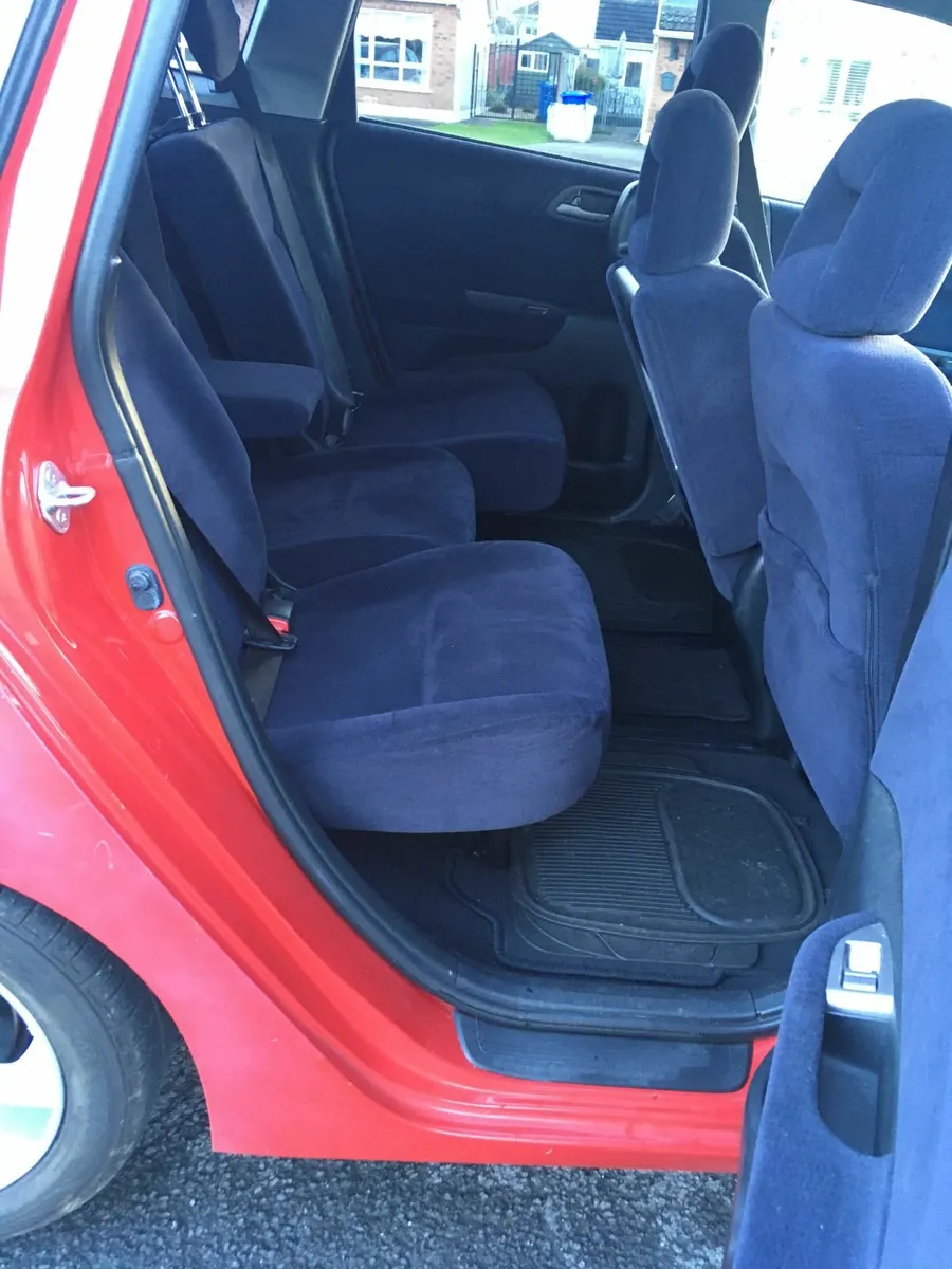 Honda FR-V 2007 6 seats - Image 3