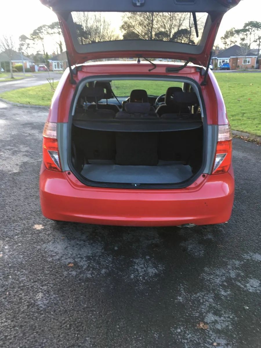 Honda FR-V 2007 6 seats - Image 4