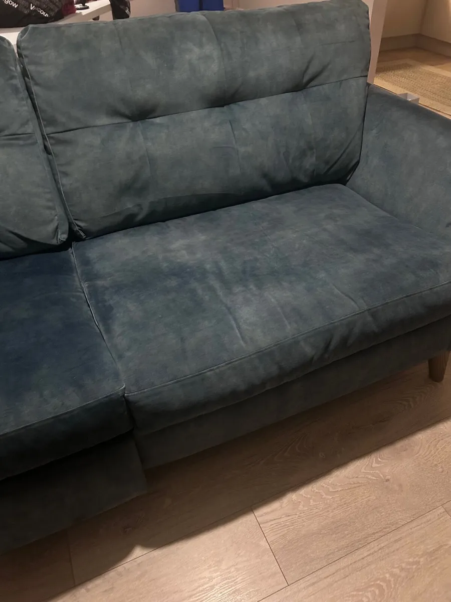 Couch and matching chair - Image 4