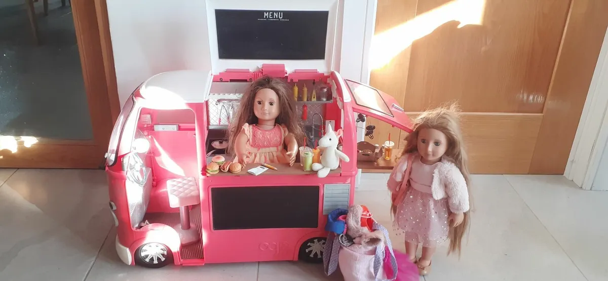 My Generation food truck and dolls - Image 1