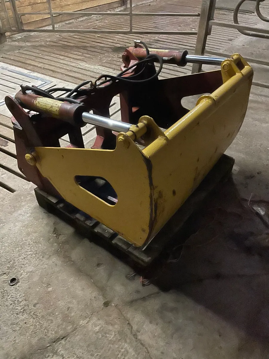 Mc Kenna Shear grab - Image 1