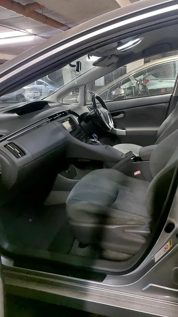 Toyota Prius 2010 - Image 2
