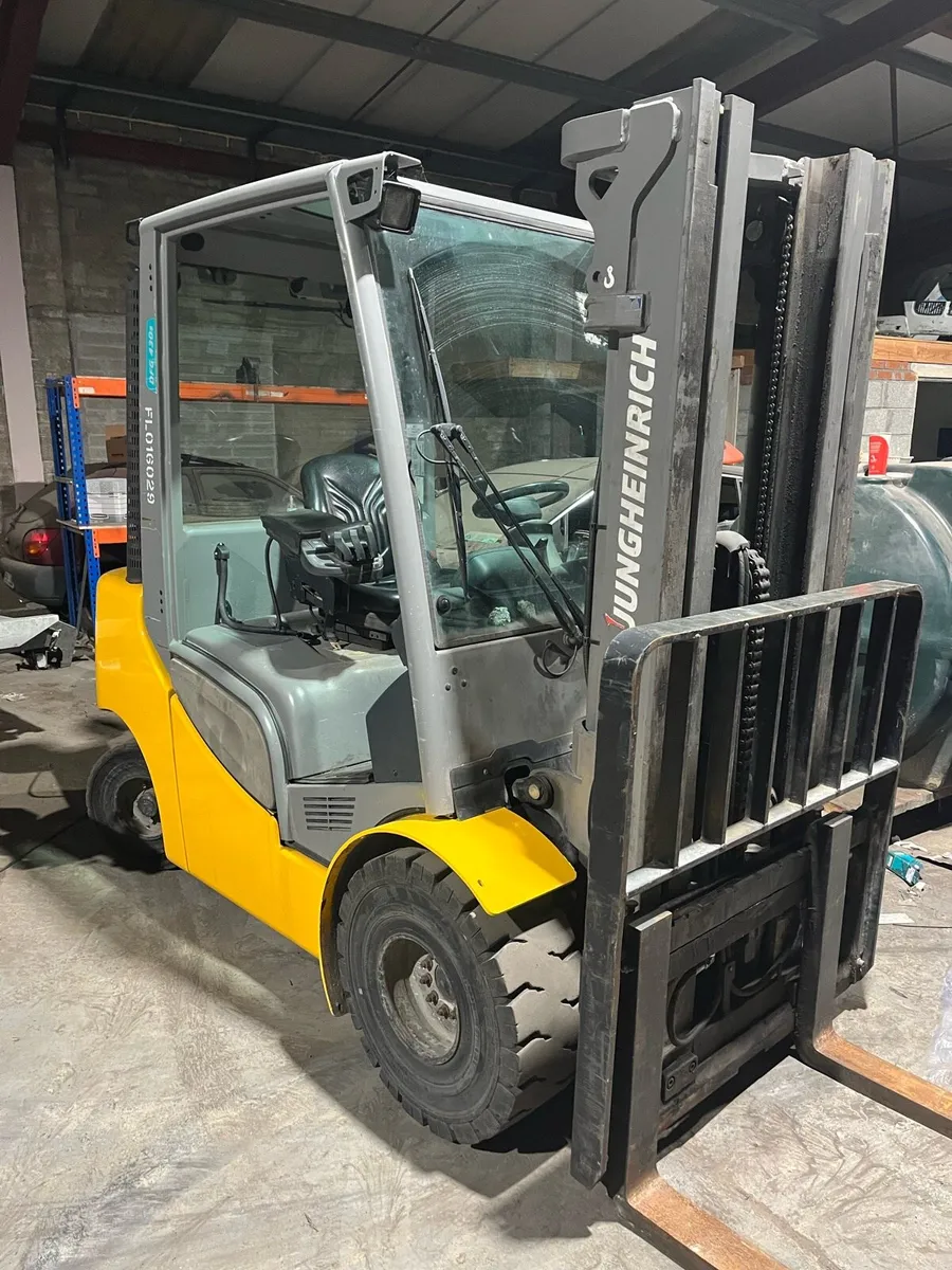 Forklift - Image 2