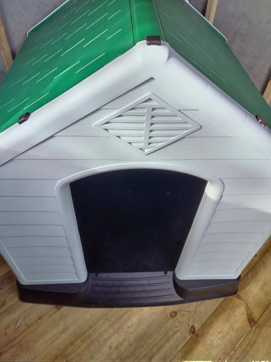 Dog Kennel - Plastic - Extra Large €100 - Image 1