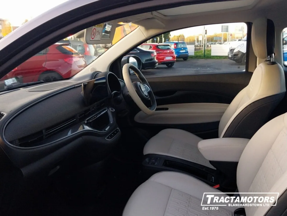 Fiat 500e 500 LA PRIMA 42KWH 3DR AUTO ELECTRIC - Image 4