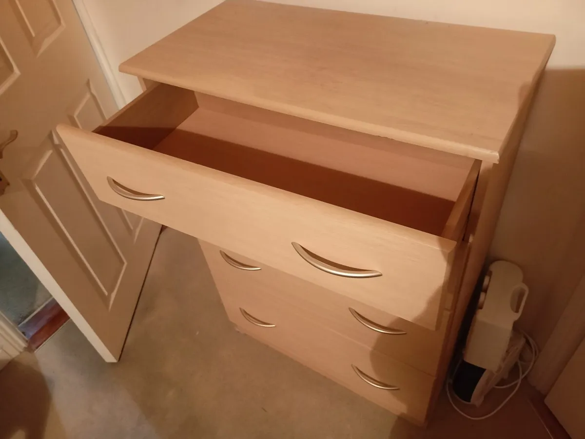 Chest of drawers - Image 2