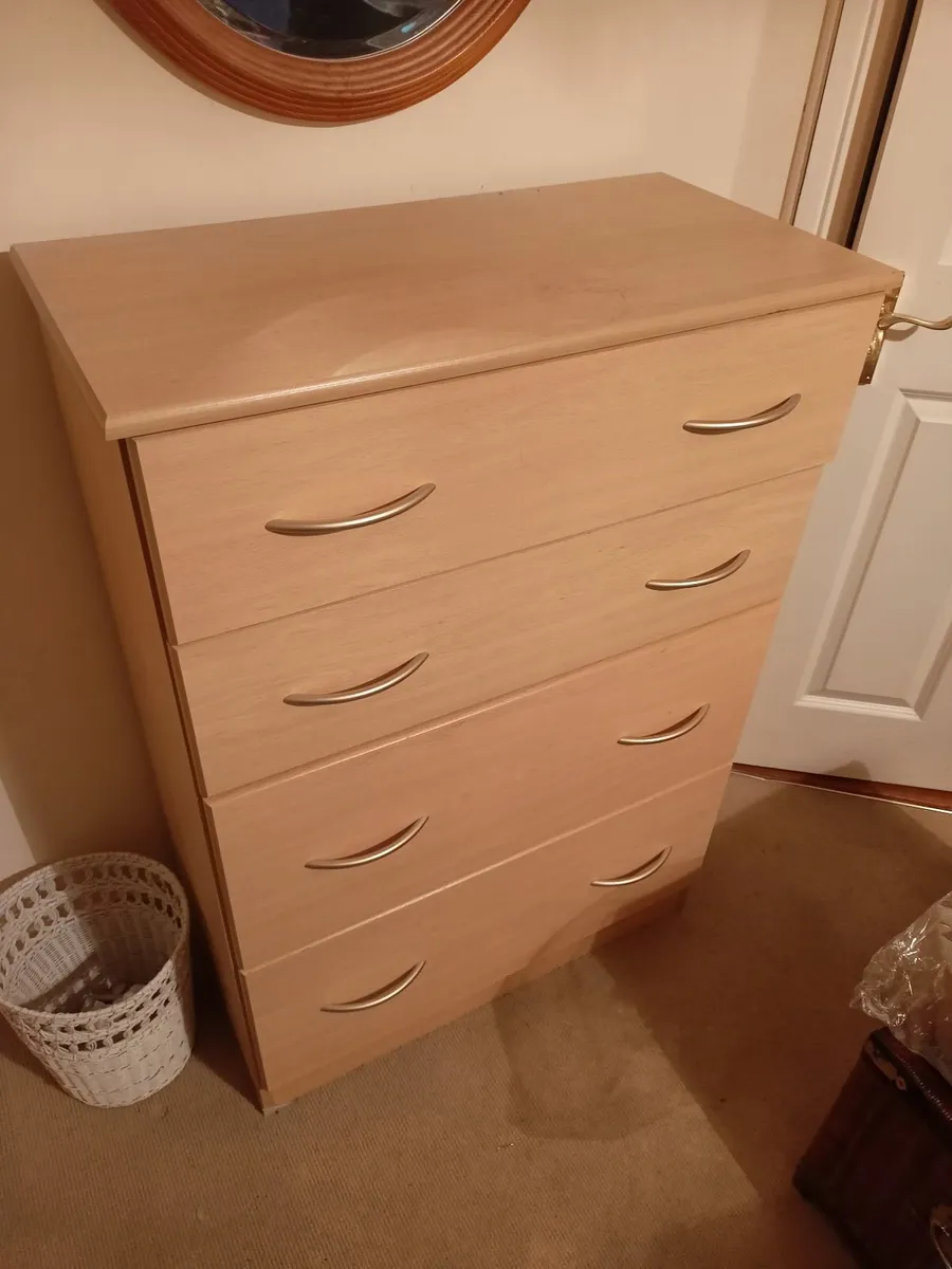 Chest of drawers - Image 1
