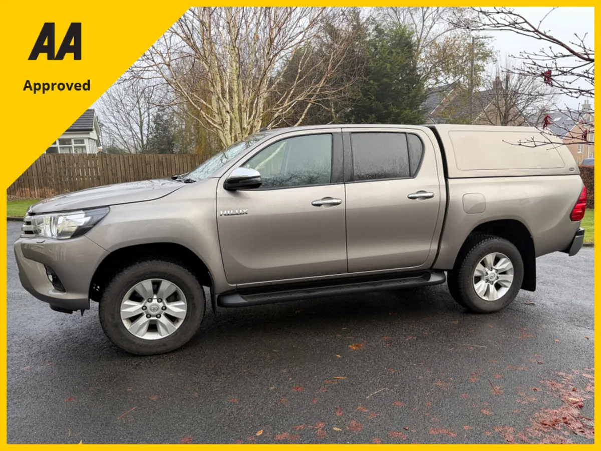 Toyota Hilux ICON D-4D 4WD DCB - Image 3