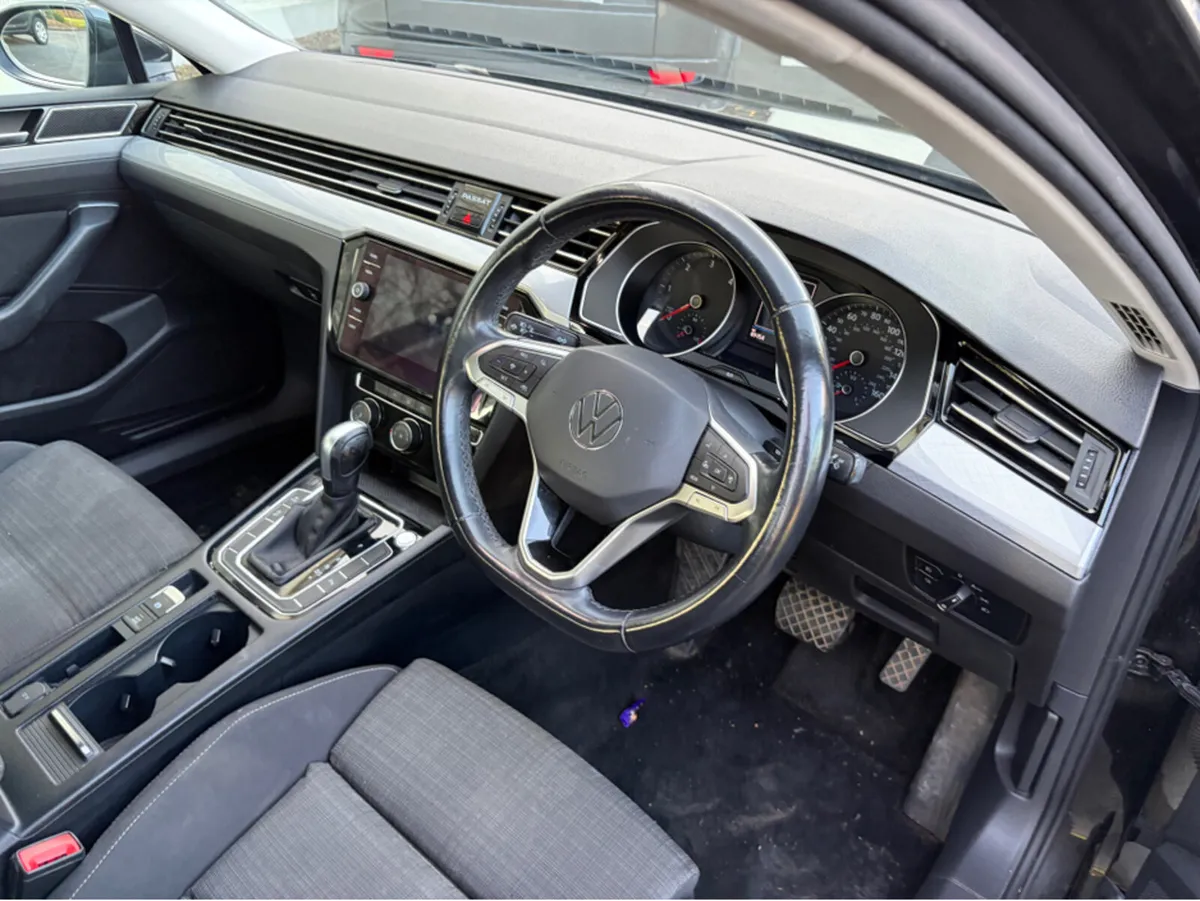 Volkswagen Passat SE NAV TDI S-A DSG - Image 3