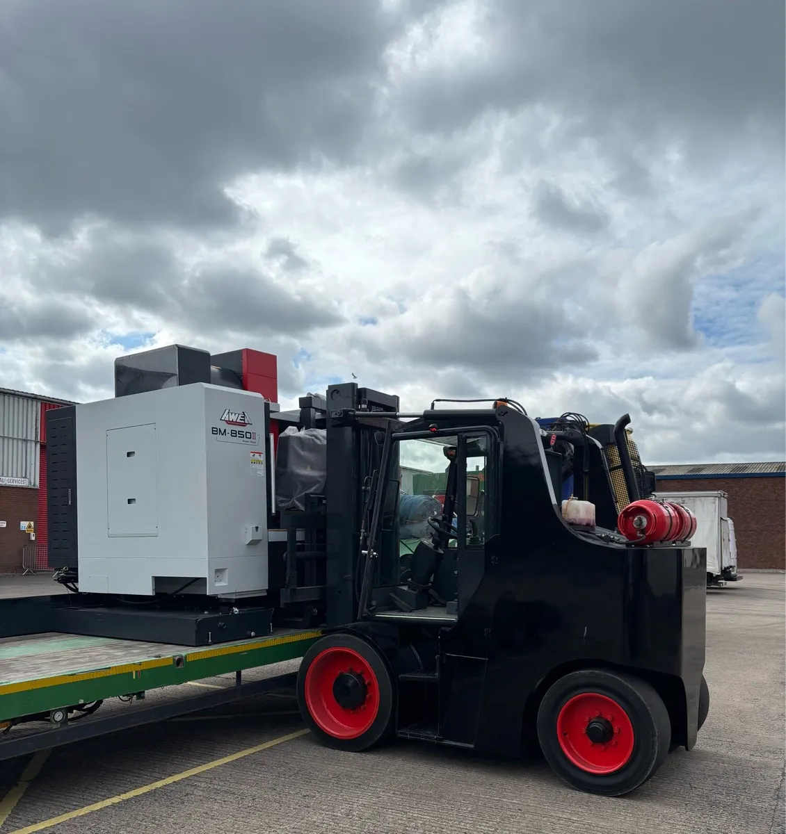 Machinery Movement & Crane Hire - Image 1