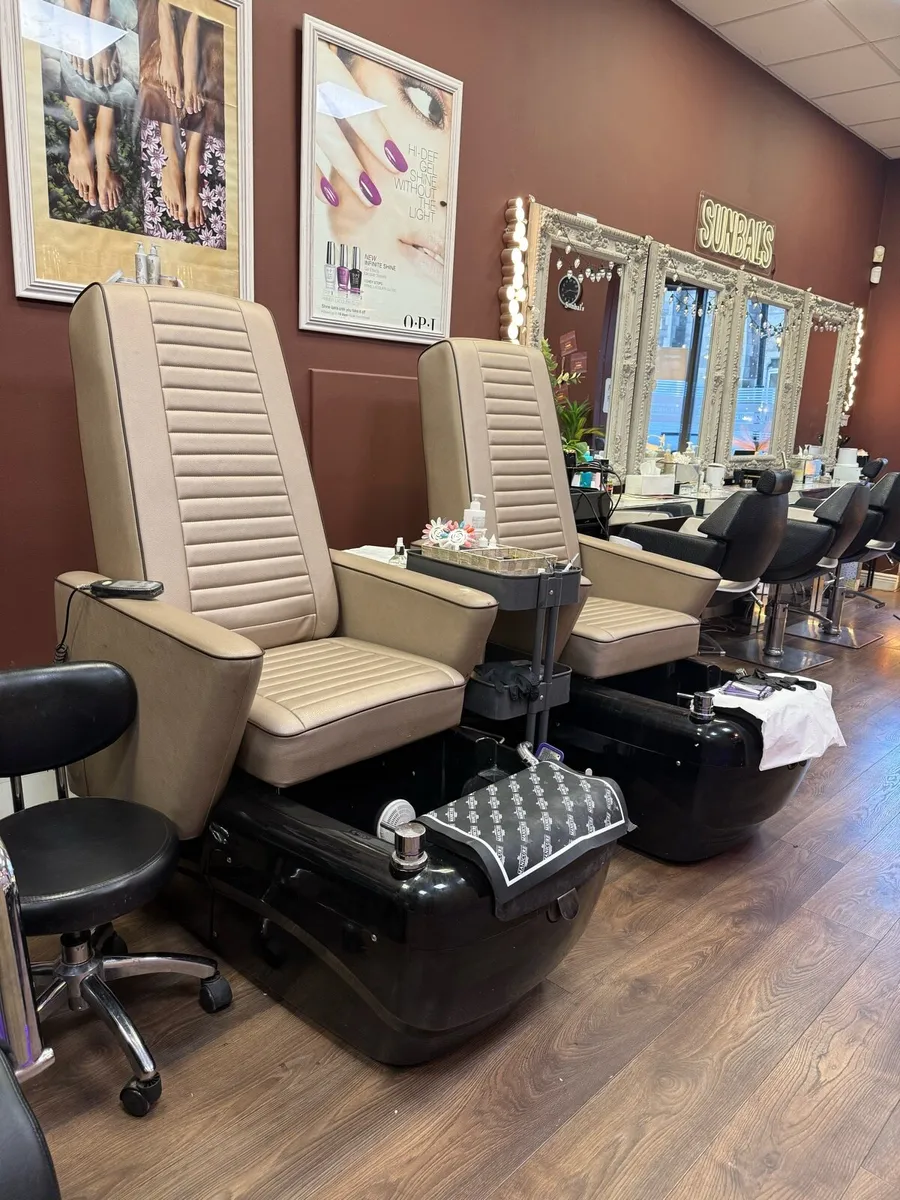 Salon Fitouts for sale - needs gone - Image 1