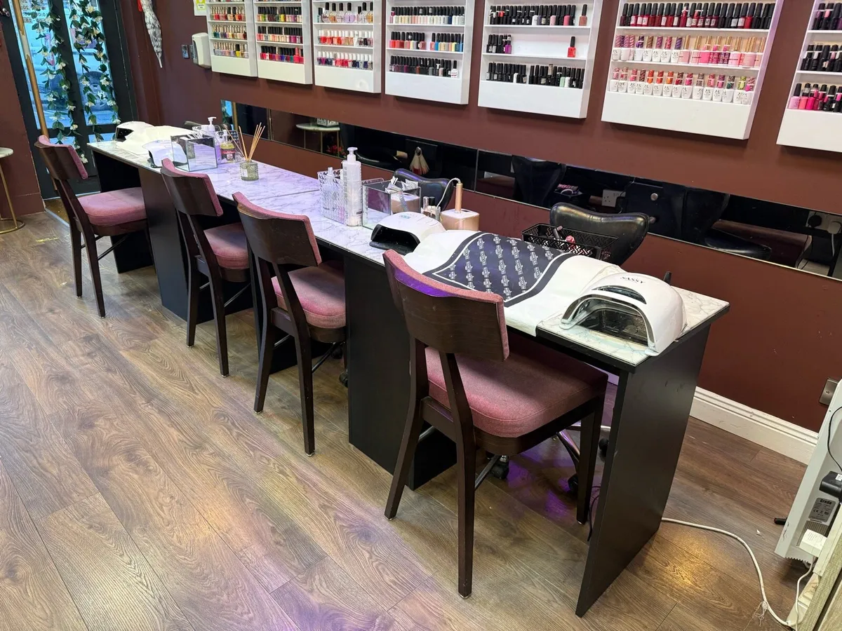 Salon Fitouts for sale - needs gone - Image 4