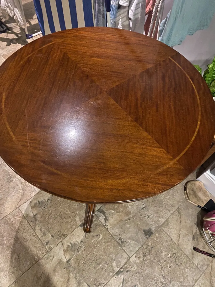 Round mahogany table - Image 4