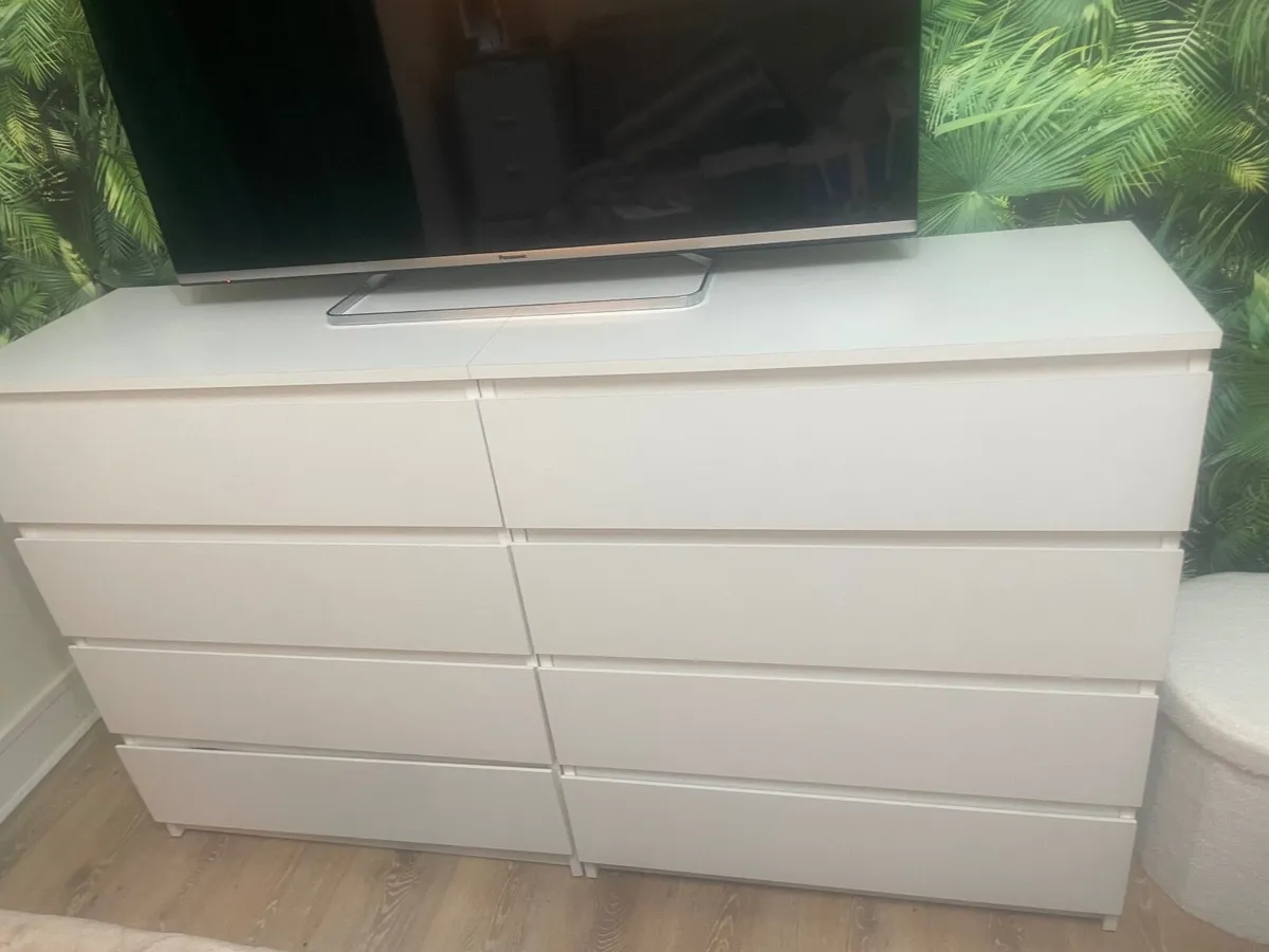 Chest of drawers - Image 1