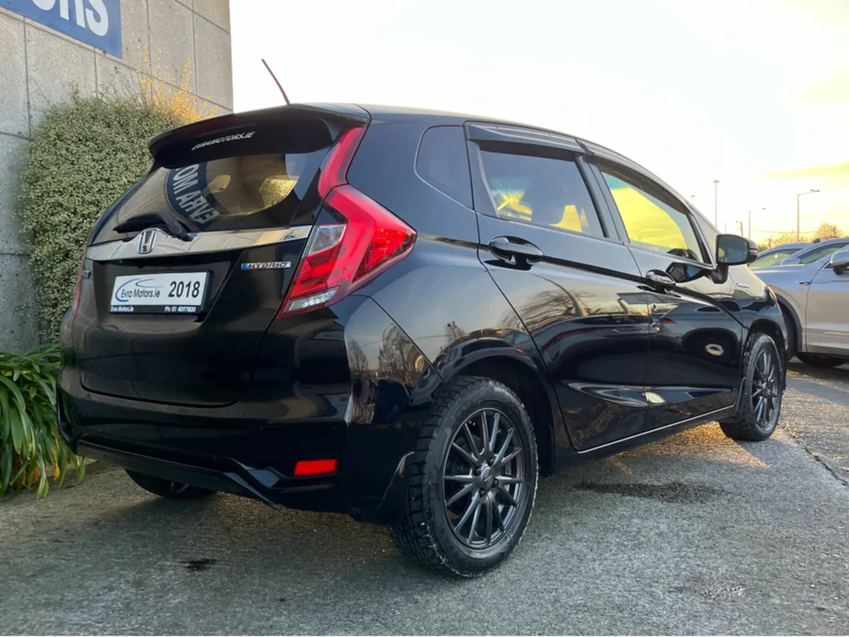 Honda Fit AUTOMATIC HYBRID 1.5 PETROL //HIGH SPEC/ - Image 4