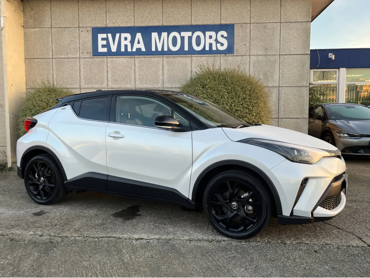 Toyota C-HR SOL HYBRID AUTOMATIC 1.8 PETROL //LOW - Image 3
