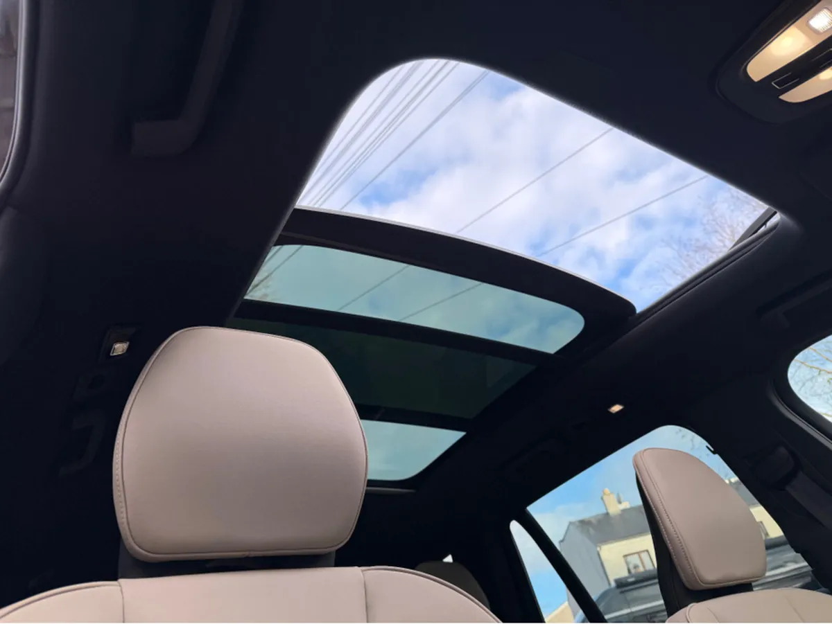 Volvo XC90 NEW MODEL//PLUS DARK T8 RECHARGE//BEIGE - Image 4