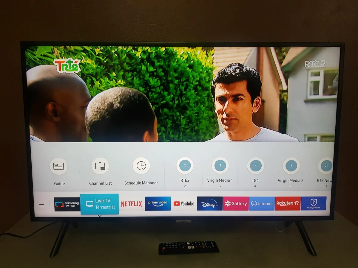 43" Samsung 4K Certified Ultra HD HDR Smart LED TV - Image 3