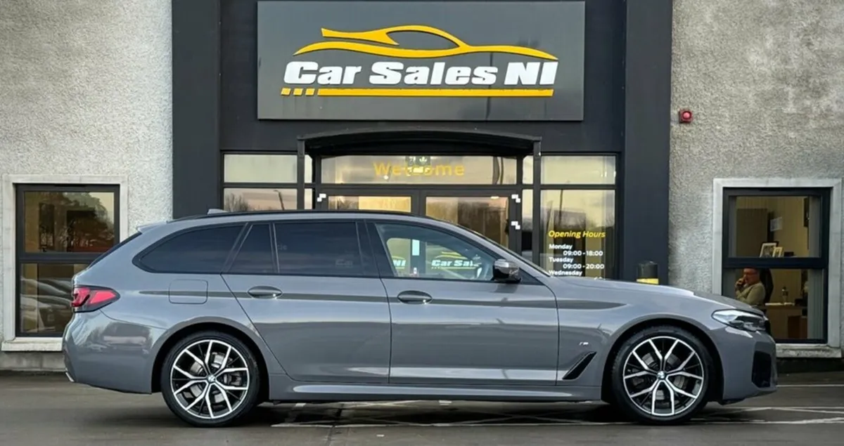 2.0 520d MHT M Sport Touring 5dr Diesel Hybrid Ste - Image 3