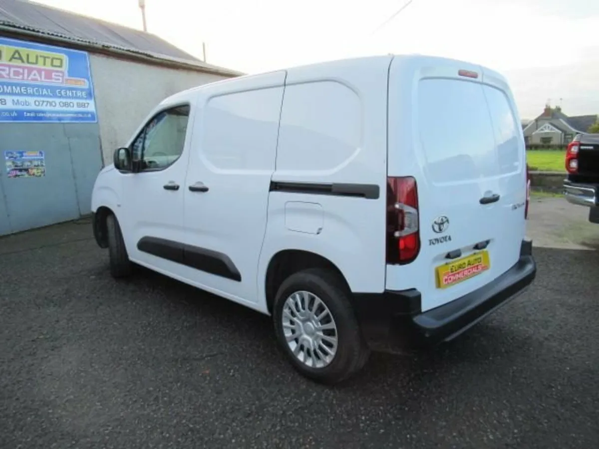 1.5 BlueHDi Icon 5dr Diesel 6 speed Manual SWB Twi - Image 2