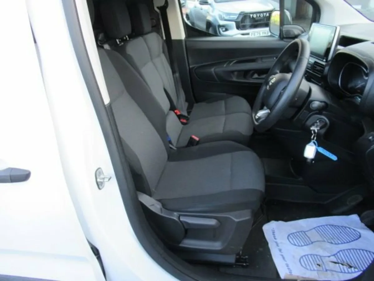 1.5 BlueHDi Icon 5dr Diesel 6 speed Manual SWB Twi - Image 3