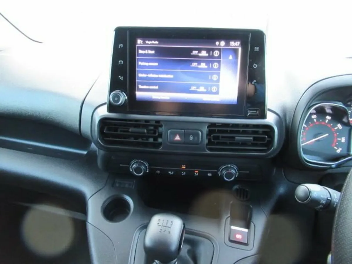 1.5 BlueHDi Icon 5dr Diesel 6 speed Manual SWB Twi - Image 4