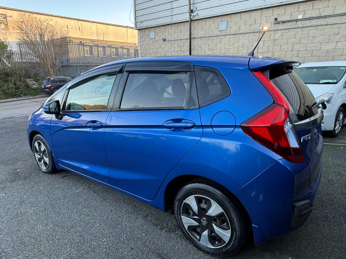 2017 Honda Fit Petrol/Hybrid - Image 4
