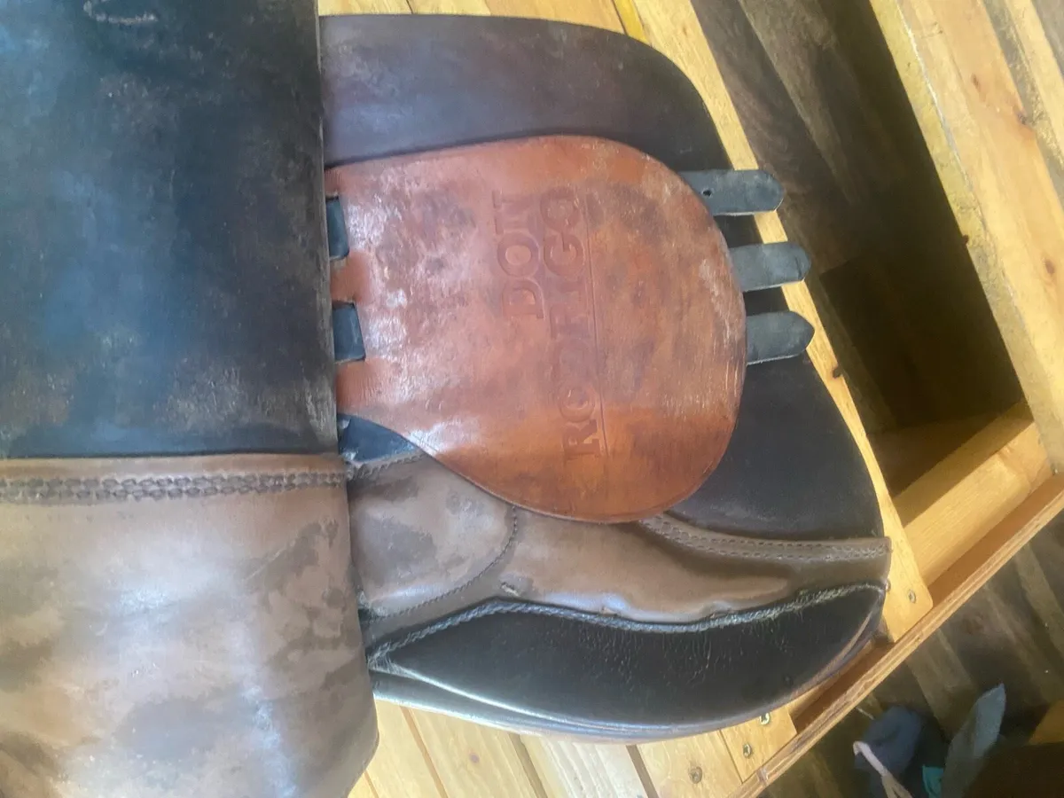 Brown Leather saddle medium wide very good con - Image 1