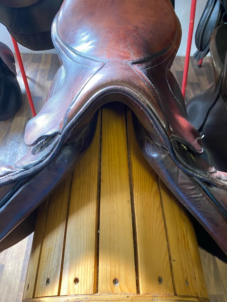 17.5 /18” Chamberlain brown Leather saddle - Image 4