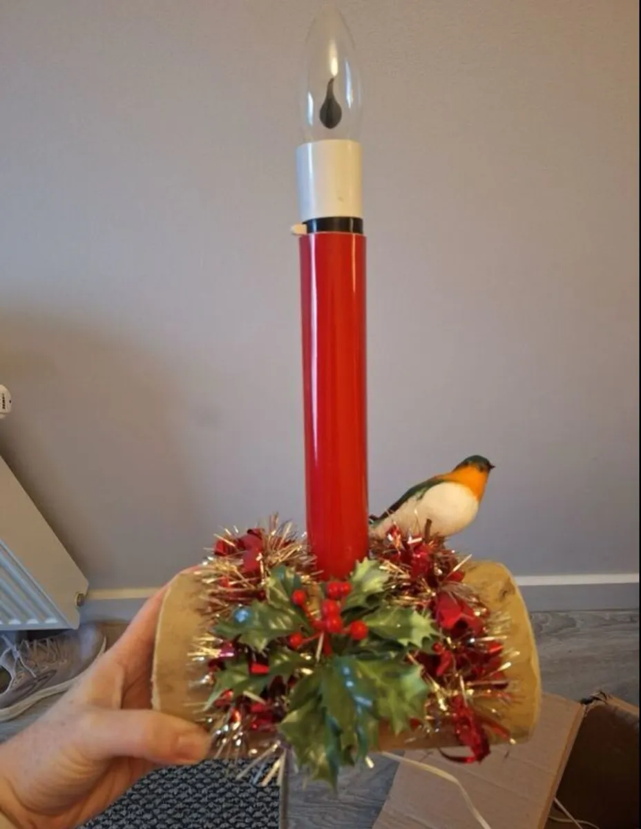 Traditional Christmas Candle Log - Image 2