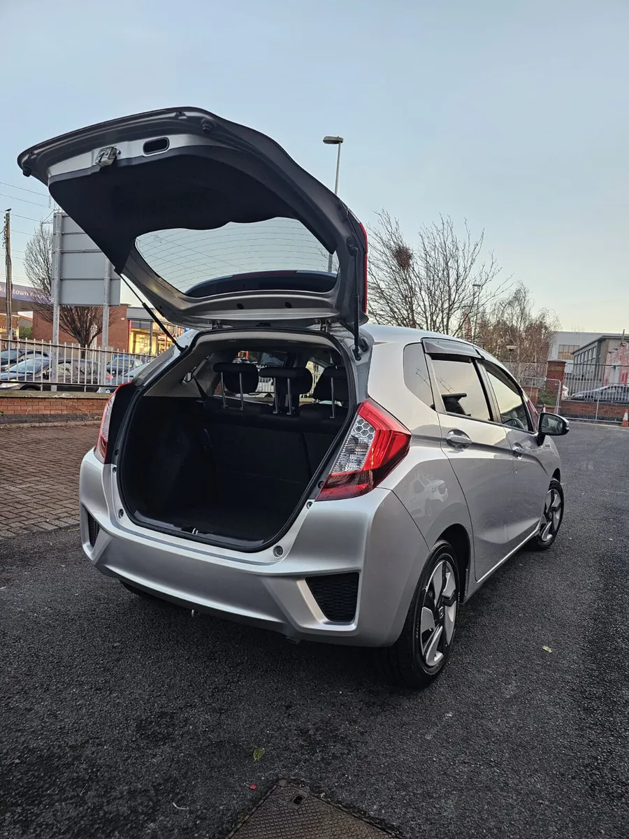 Honda Fit 2014 Automatic Hybrid - Image 4