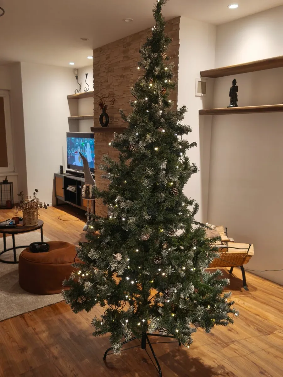 Christmas tree - Image 1