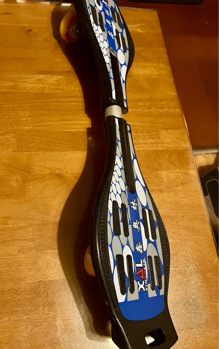 Skateboard - Image 3