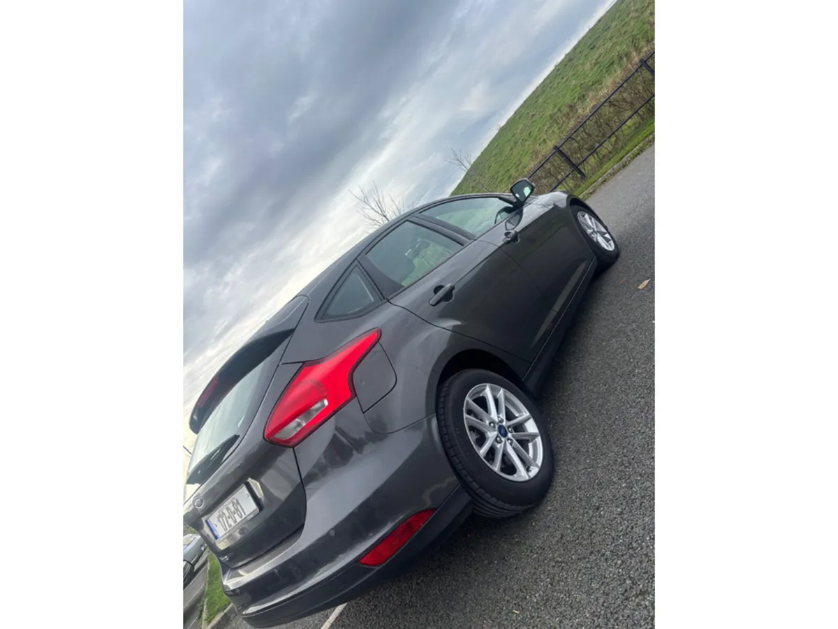 Ford Focus STYLE 1.5 TD 120PS POWER P/SHIFT 4DR - Image 3