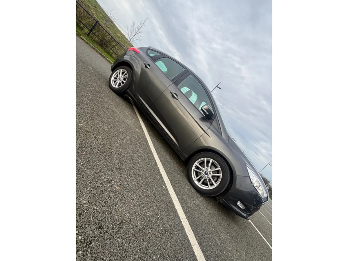 Ford Focus STYLE 1.5 TD 120PS POWER P/SHIFT 4DR - Image 4