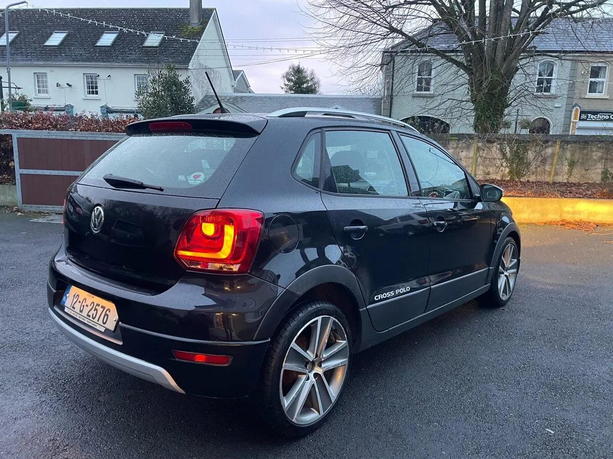 Volkswagen polo - Image 4