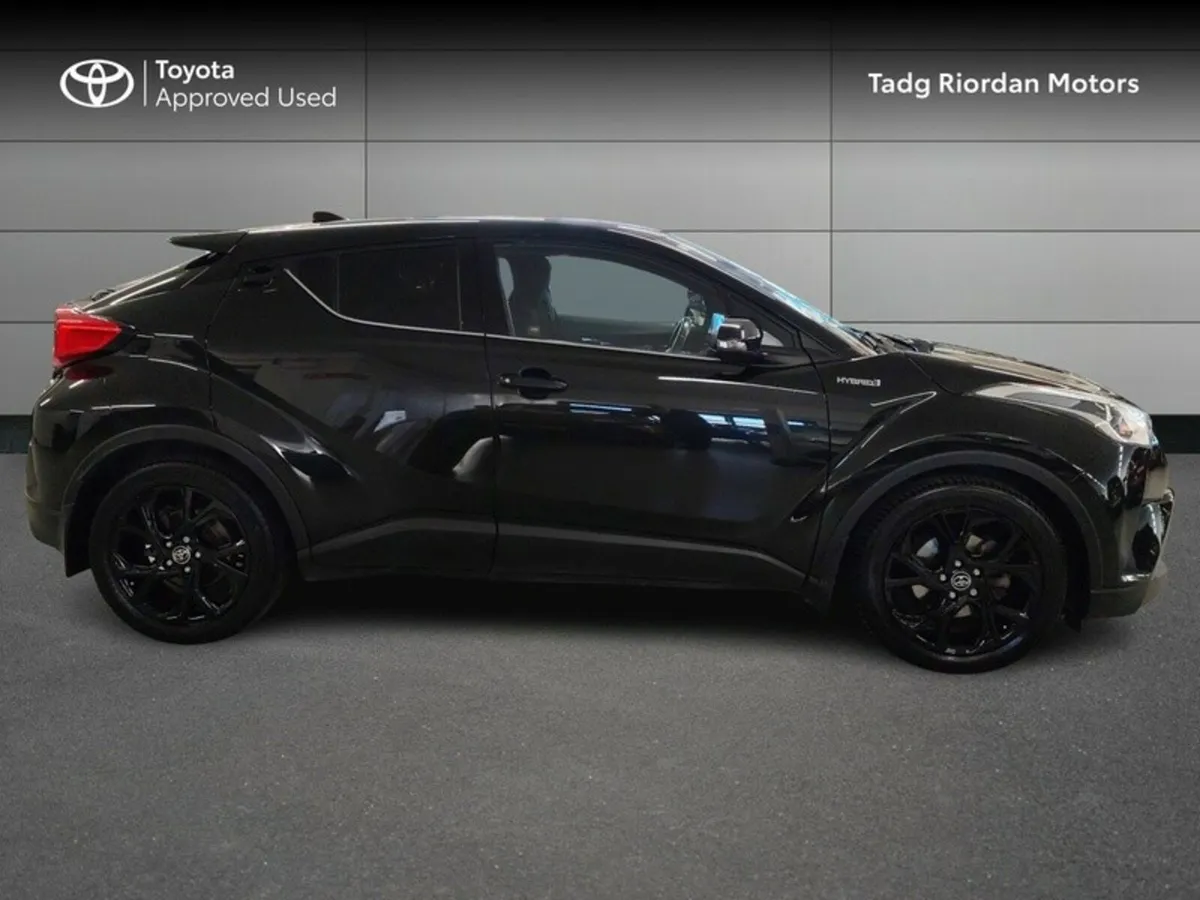 Toyota C-HR HYBRID SPORT - Image 3