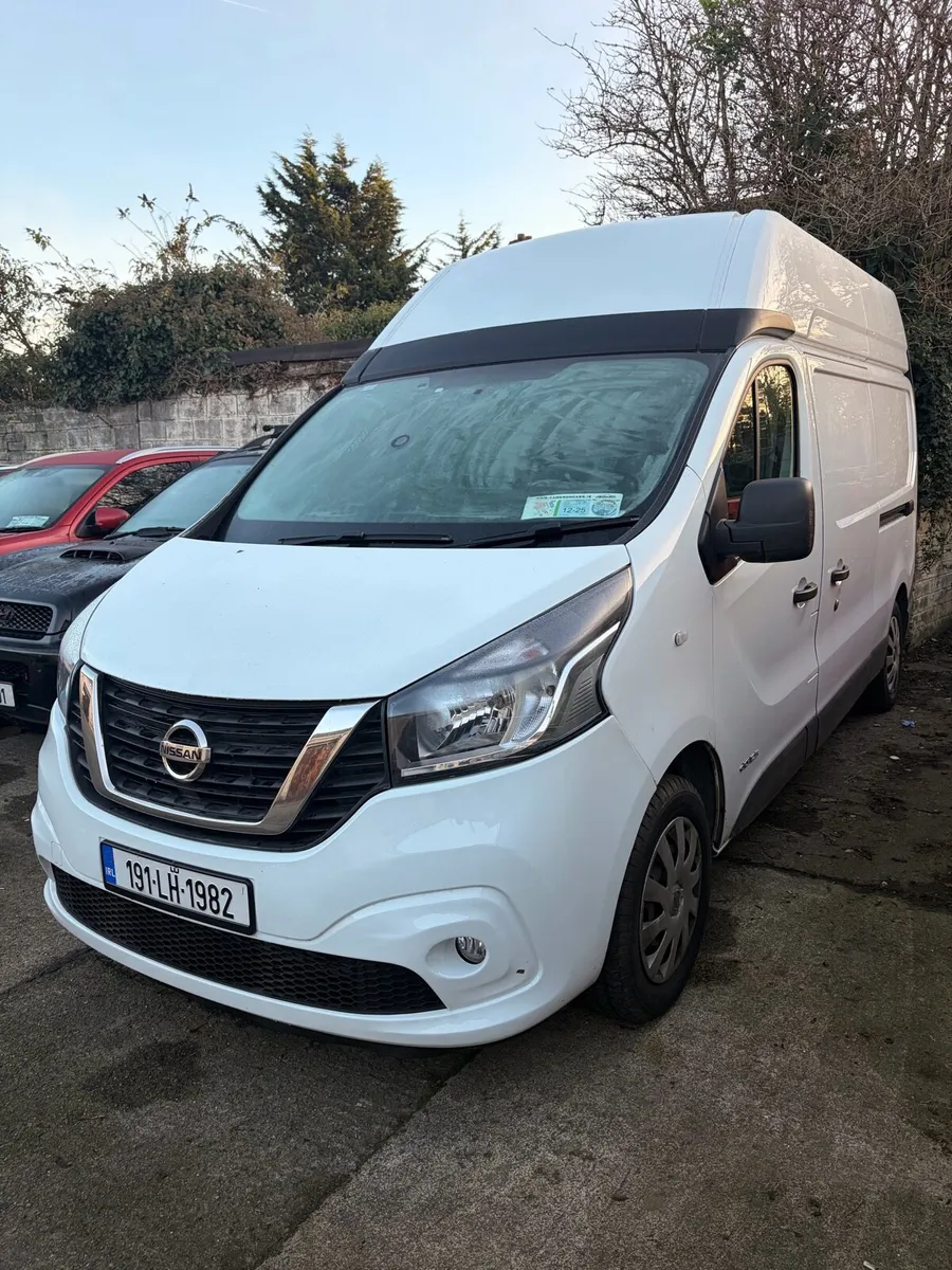 Nissan nv300 high roof - Image 2