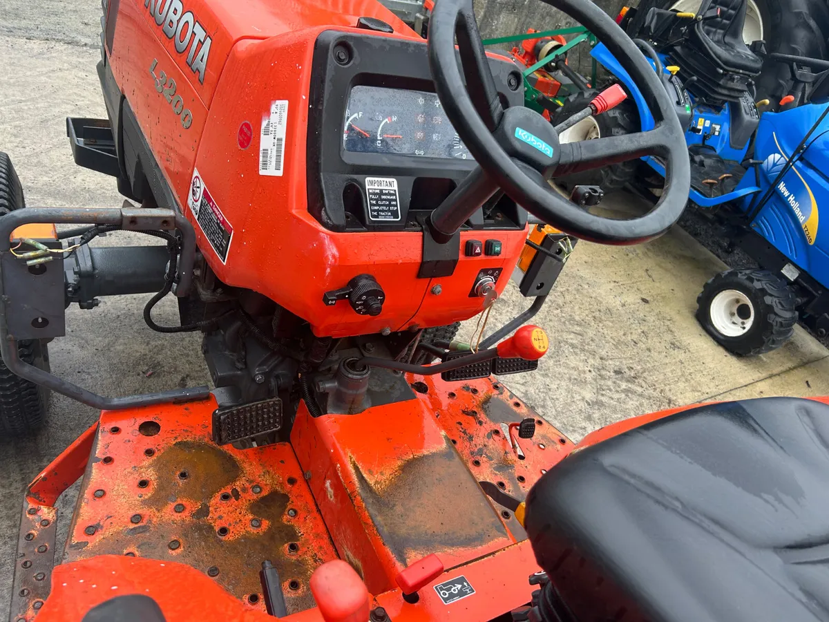 2013 Kubota L3200 Compact Tractor - Image 3