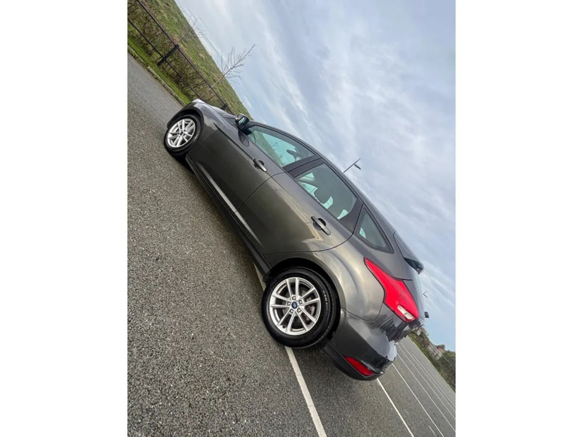 Ford Focus STYLE 1.5 TD 120PS POWER P/SHIFT 4DR - Image 2