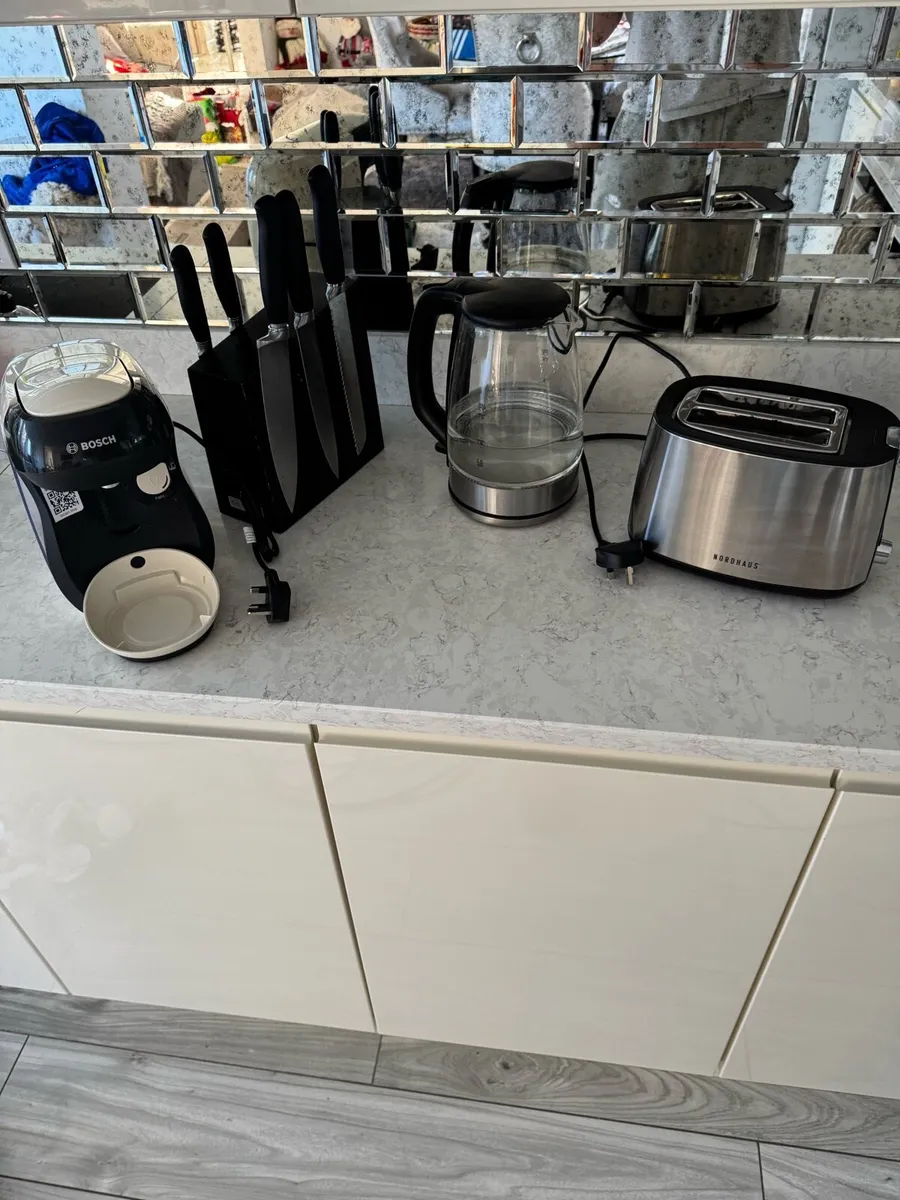 Kitchen appliances - Image 1