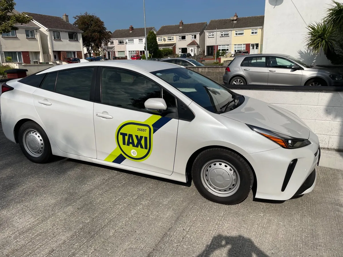 Taxi to rent - Image 2