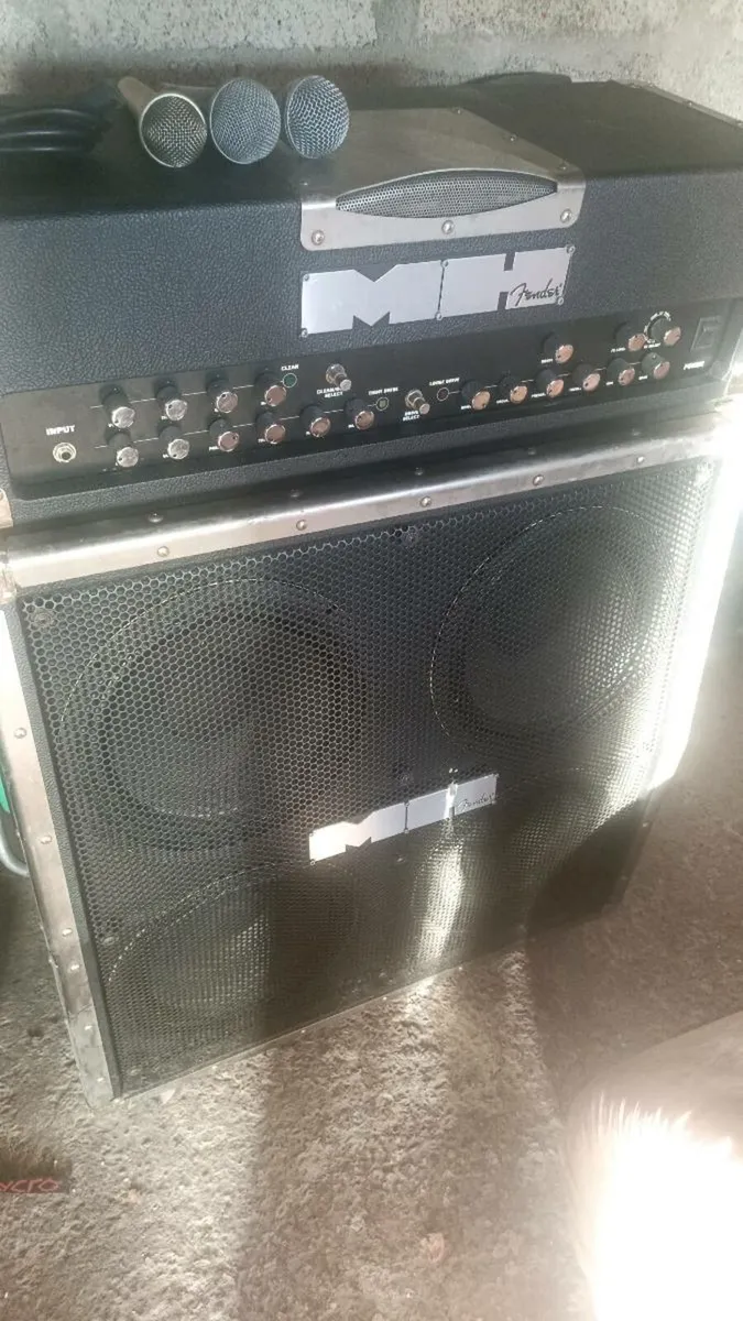 Fender amplifier and speaker system - Image 1