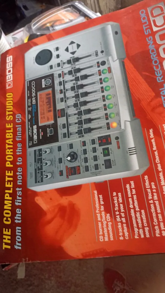 Boss BR-900CD Digital Recording Studio - Image 1
