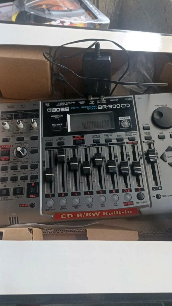 Boss BR-900CD Digital Recording Studio - Image 2