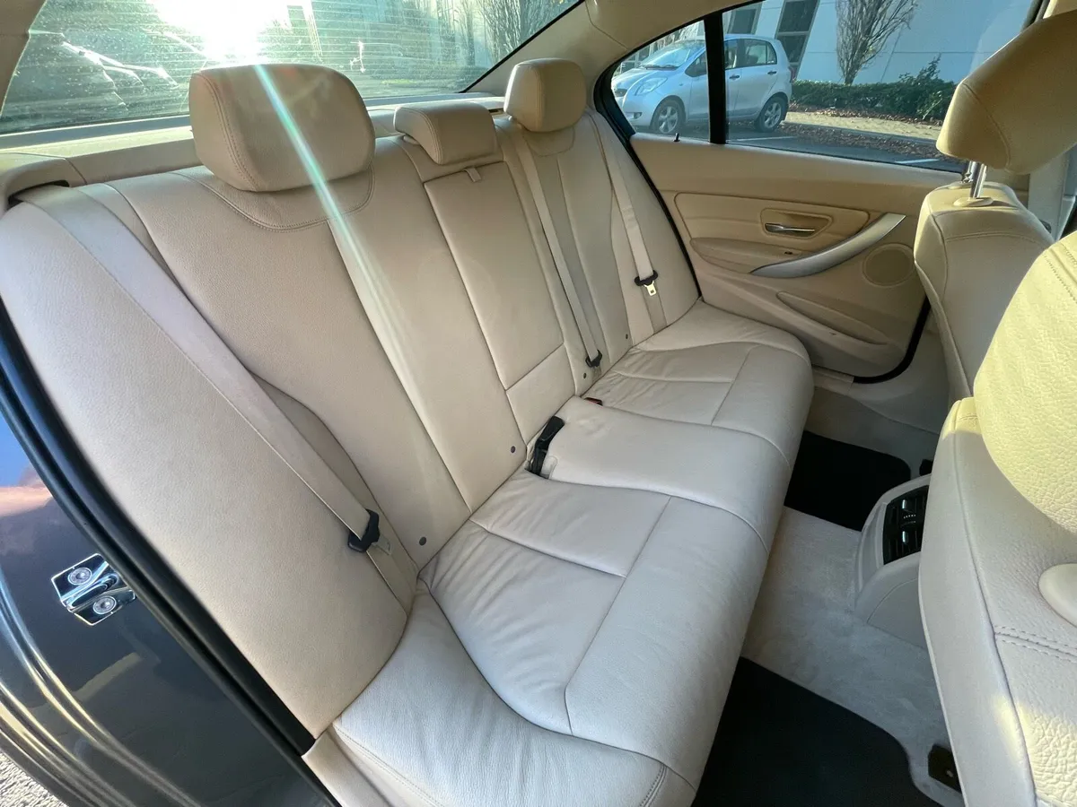 BMW 318d Automatic - Image 4