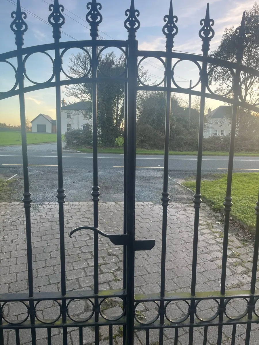 Wrought Iron gates 14ft wide 7ft high - Image 4